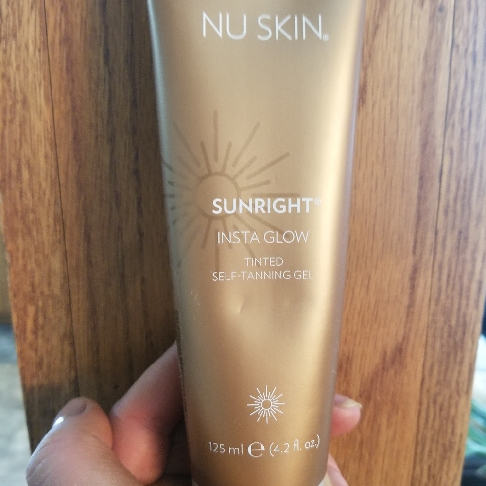 Sunless Tanner & Teeth Whitening Paster